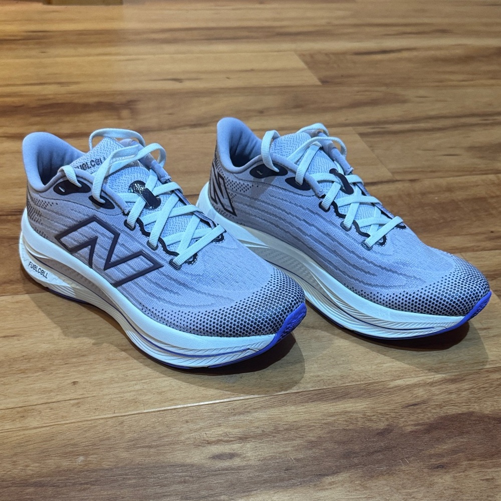 *NWT* New Balance Fuel cell size 7 Walker Elite Lilac Athletic Shoes